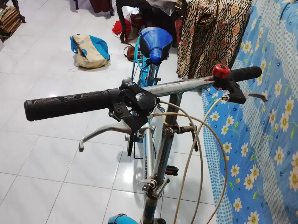 Dijual sepeda lipet merk UNiTED