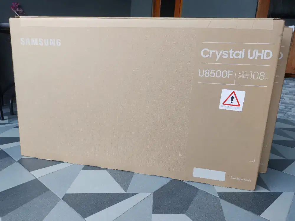 Samsung smart tv 43 inch 43U8500F remot solarcell