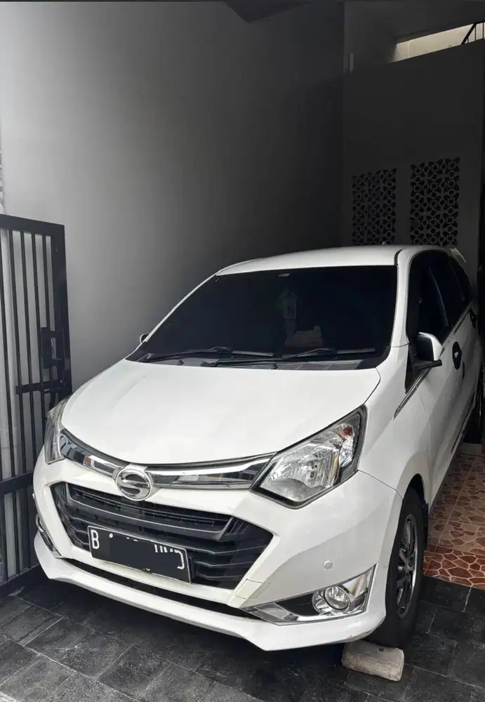 Sigra 1.2 R Duluxe Bensin MT (2016)