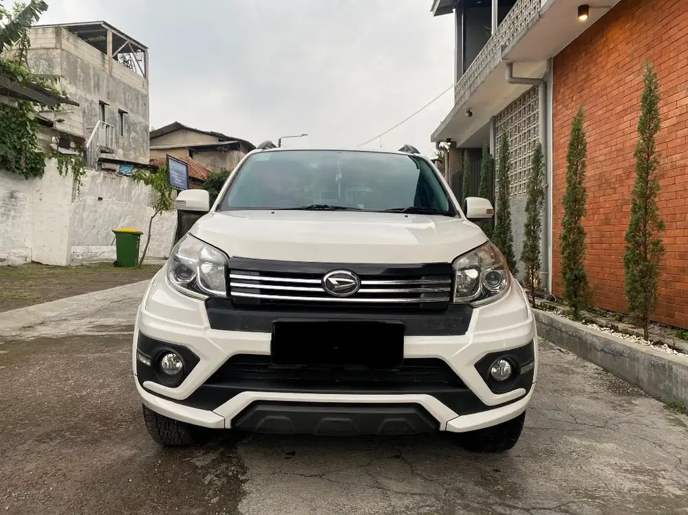 Cash - Terios R adventure 1.5 matic 2017 putih