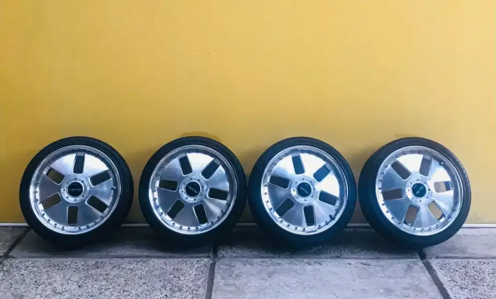 Pelek mobil orjinaal