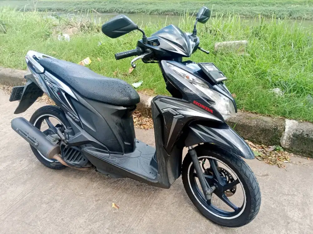 Honda Vario 125 Hitam PGM FI Fuel Injection