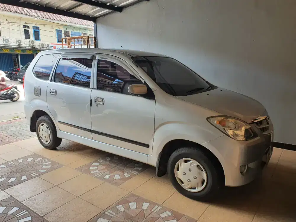 Daihatsu Xenia 1000 cc istimewa