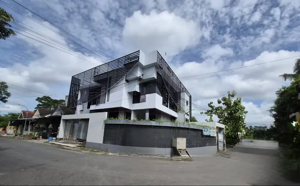 SEGERA SIAP HUNI ,DIRANCANG ARSITEK :Rmh dgn ROOF SWIMMING POOL