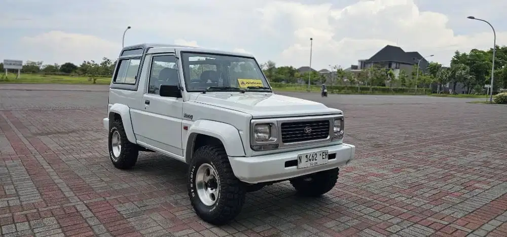 Rocky Independen F78 4x4 th 2004 Original Putih antik spt baru