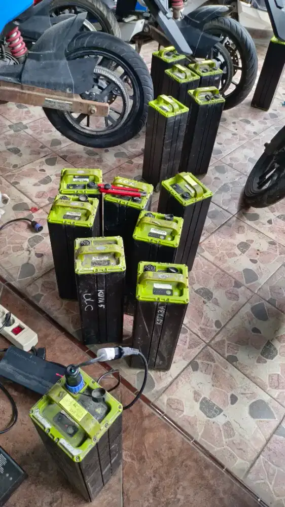 Batre motor listrik Gesits