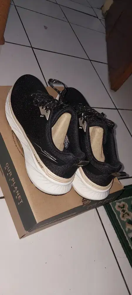 Sepatu Skechers Edgeride Women Like New uk 26 CM