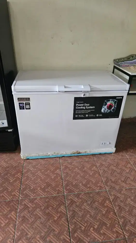 FREEZER MODENA PAKAI BARU 1 BULAN