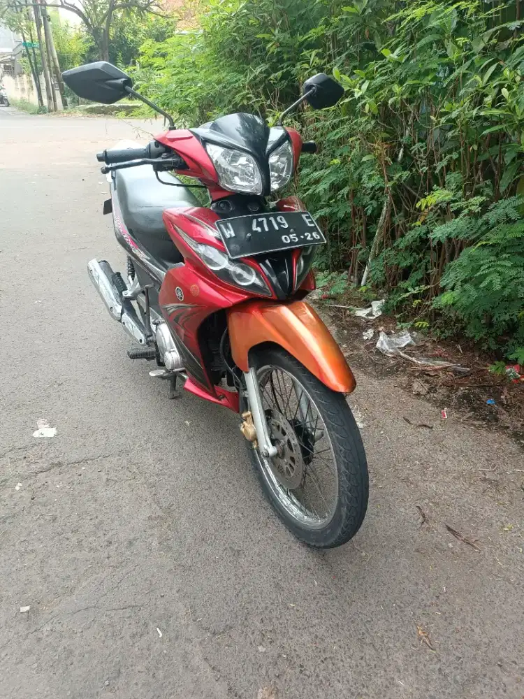 Jupiter z tahun 2011 plat W gersik