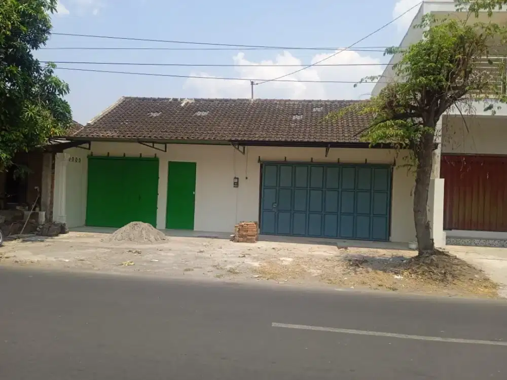 Ruko dijual di Jl Raya Sapen Mojolaban Sukoharjo akses jalan lebar simpangan 2 mobil