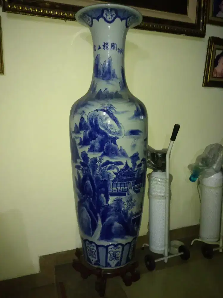 Sepasang Vas China antik