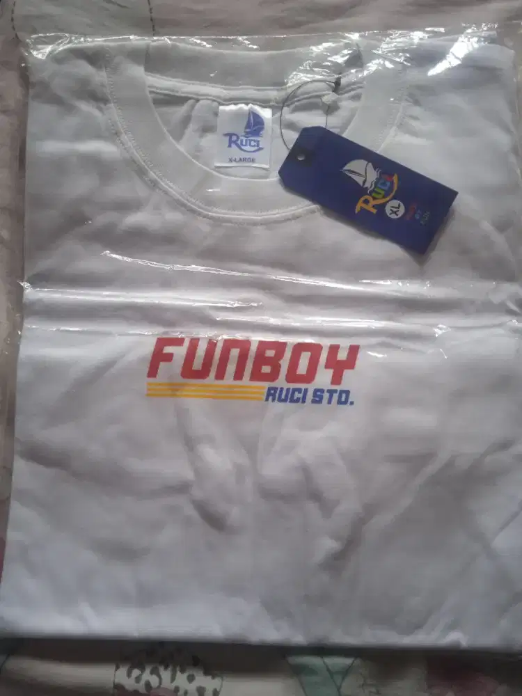 T-shirt Ruci funboy