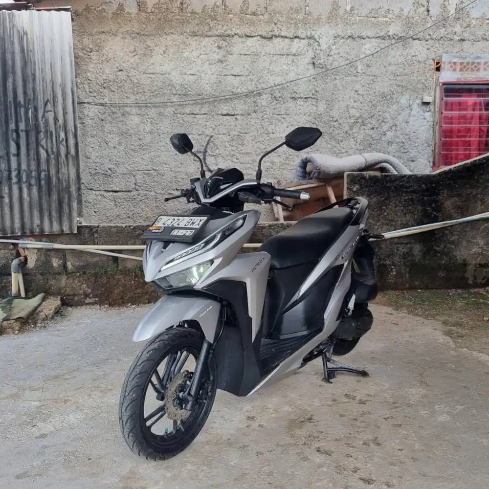 Honda Vario 150 keyless 2019 Jakarta Silver ready cash/kredit DP 500K
