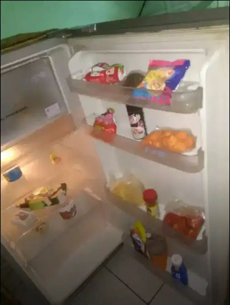 Kulkas 1 pntu 50 w sgt dngin lengkap free lalampve