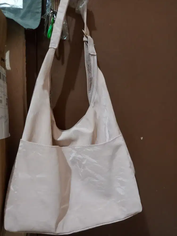 SLING BAG ANTI AIR WANITA - HSC 2025