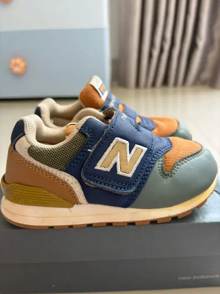 Sepatu Anak merk New Balance
