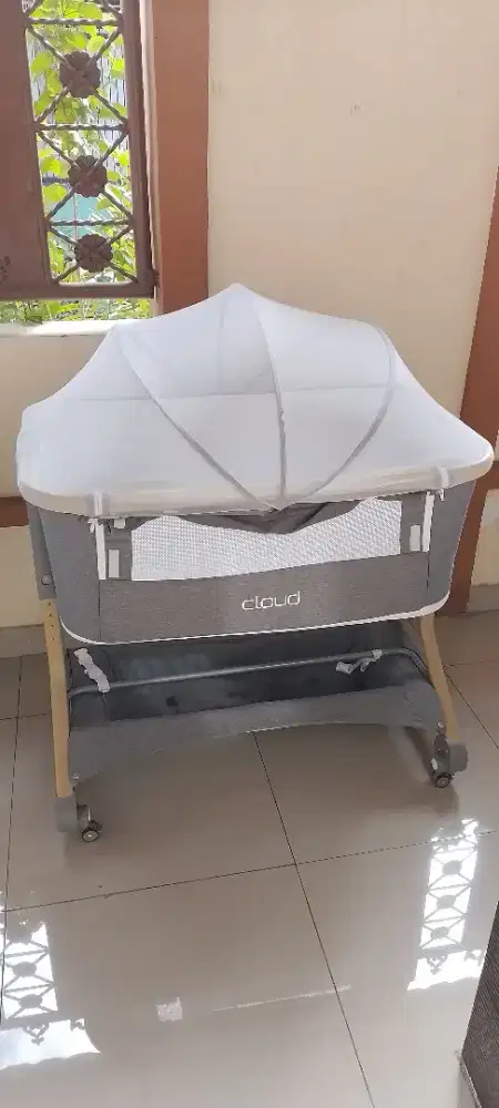 Box Bayi Baby Elle tempat tidur bayi very good condition