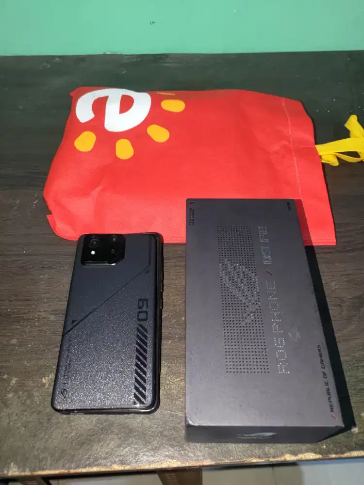 Asus Rog Phone 9 FE 12/256 GB like new