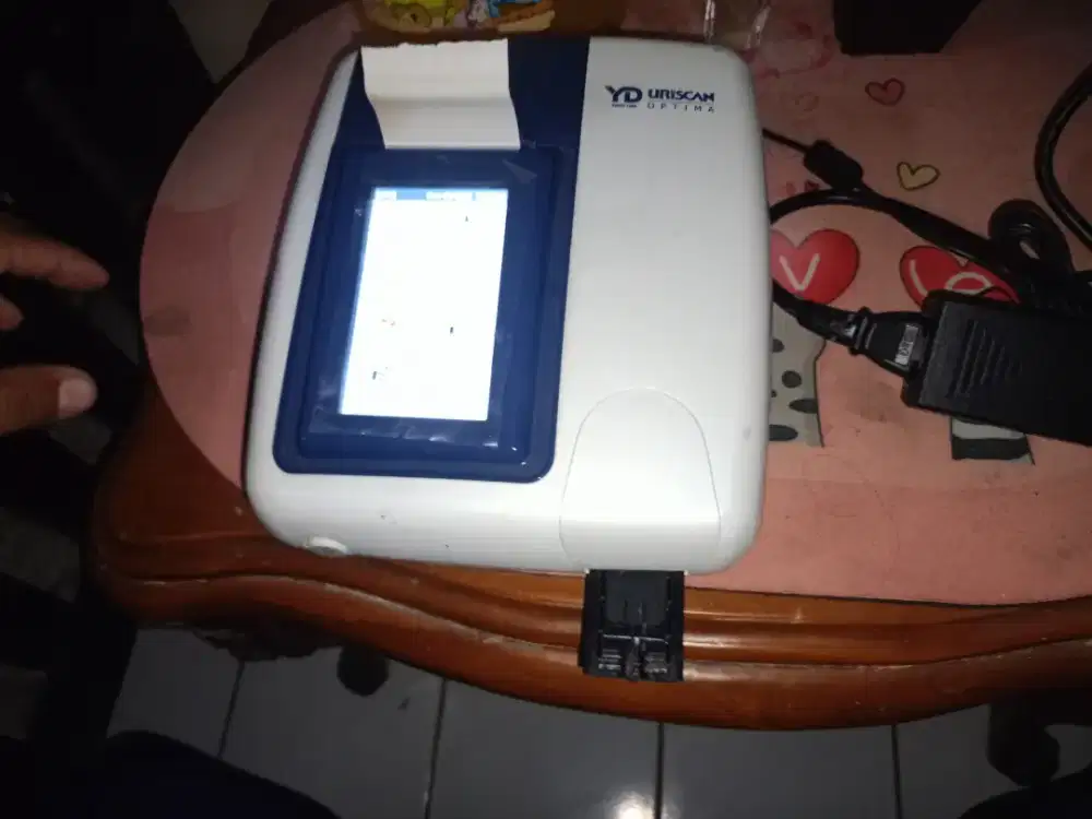 Alat medis cek Urin