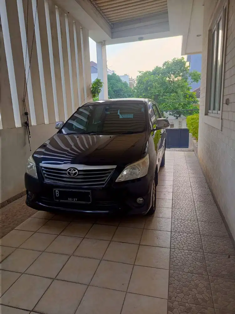 Toyota Kijang Innova 2012 2.0 E Bensin-AT Pemakaian PRIBADI TERAWAT