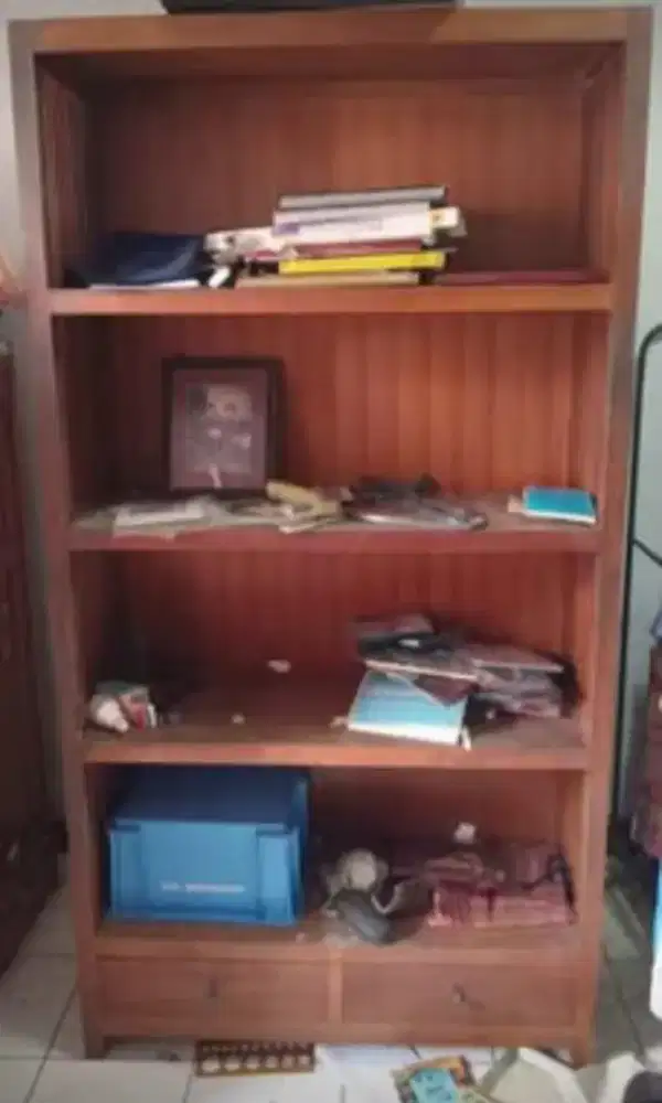 Rak buku kayu jati