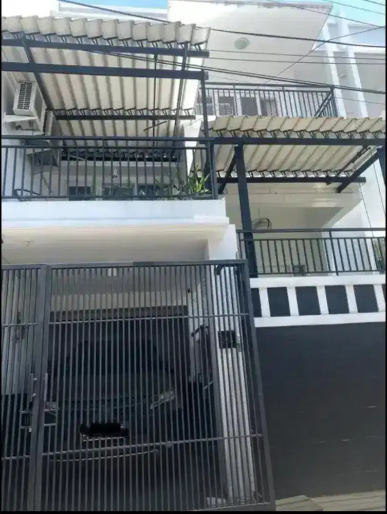 RUMAH MEWAH DI GALAXY