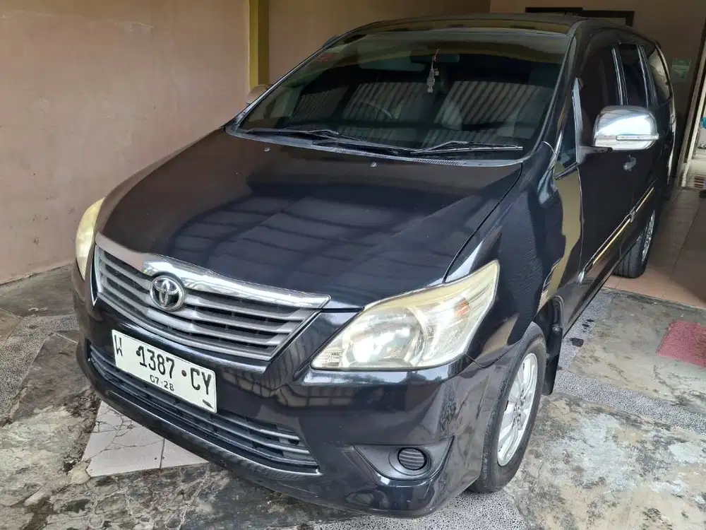 Toyota Innova E 2013 Tangan Pertama Dari Baru