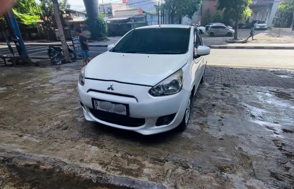 Mitsubishi Mirage Exceed 2014 Putih