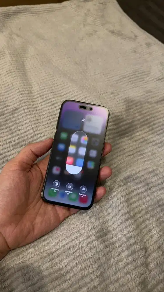 Dijual Iphone 14 Pro 128GB Terdaftar Hp charger