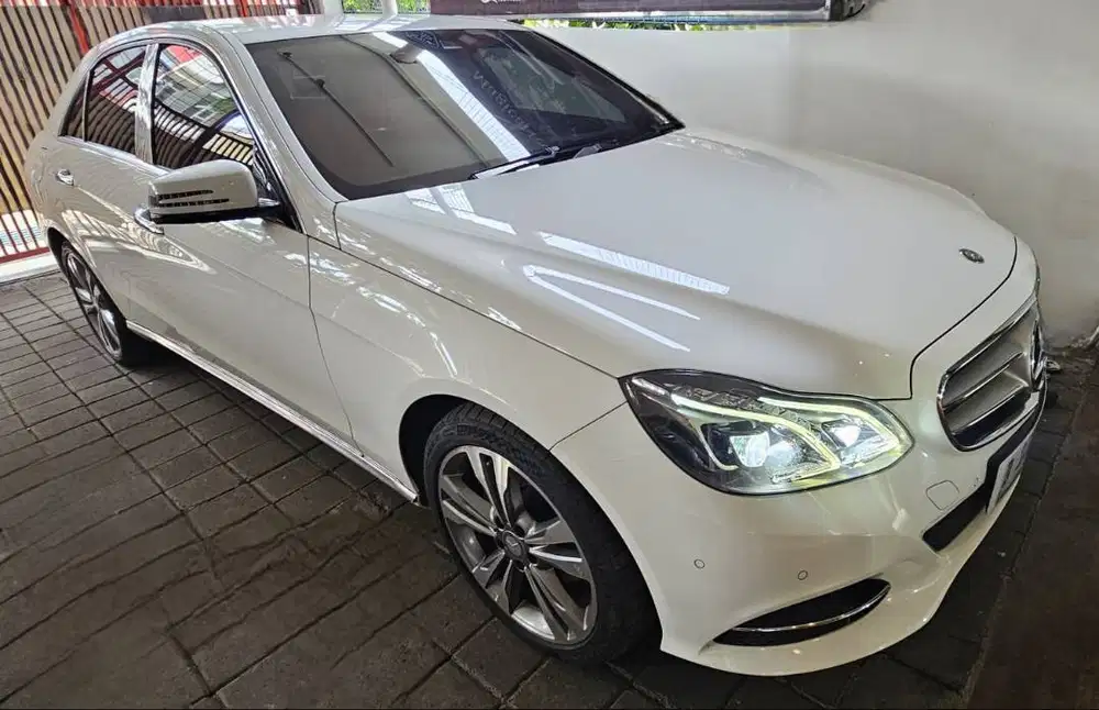 MERCEDES E250 FACELIFT LIKE NEW FULL ORI ODO 28.000 Miles ( 43 rb KM )