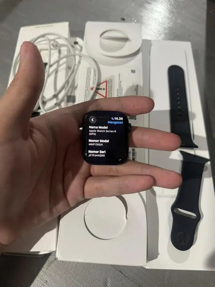 Dijual Apple Watch 8 Black 45MM Resmi Ibox Mulus Lengkap