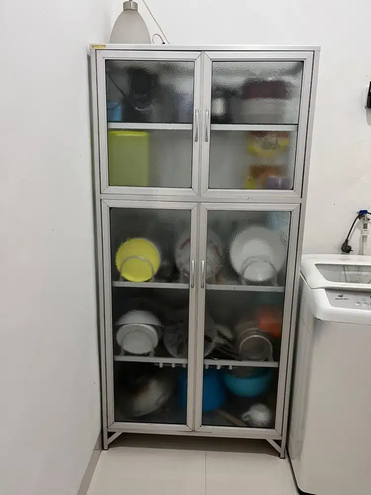 Preloved lemari piring