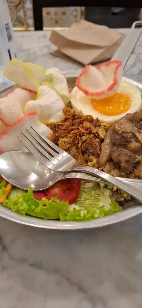 Dibutuhkan tenaga wanita