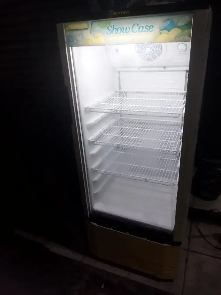 Jual showcase kulkas pendingin ukuran 3 rak merk POLYTRON