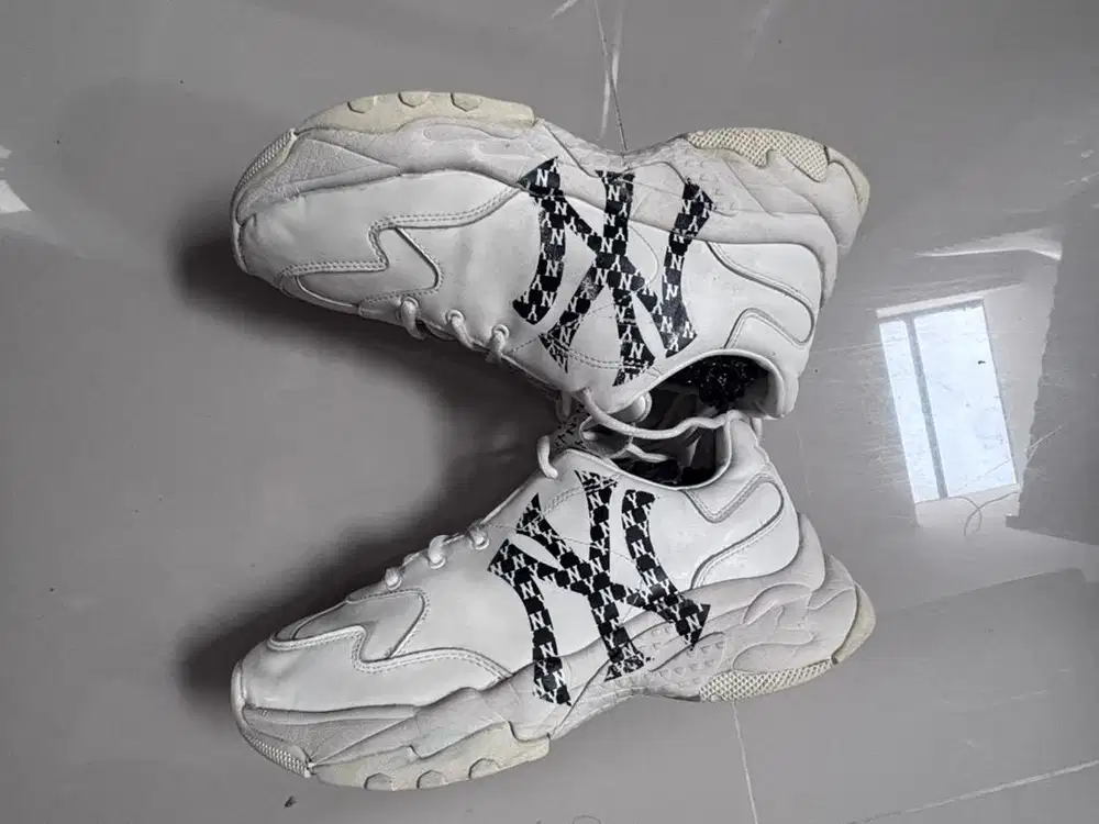 SEPATU MLB YANKESS NY CREAM LEATHER size 42,5 siap nongkrong