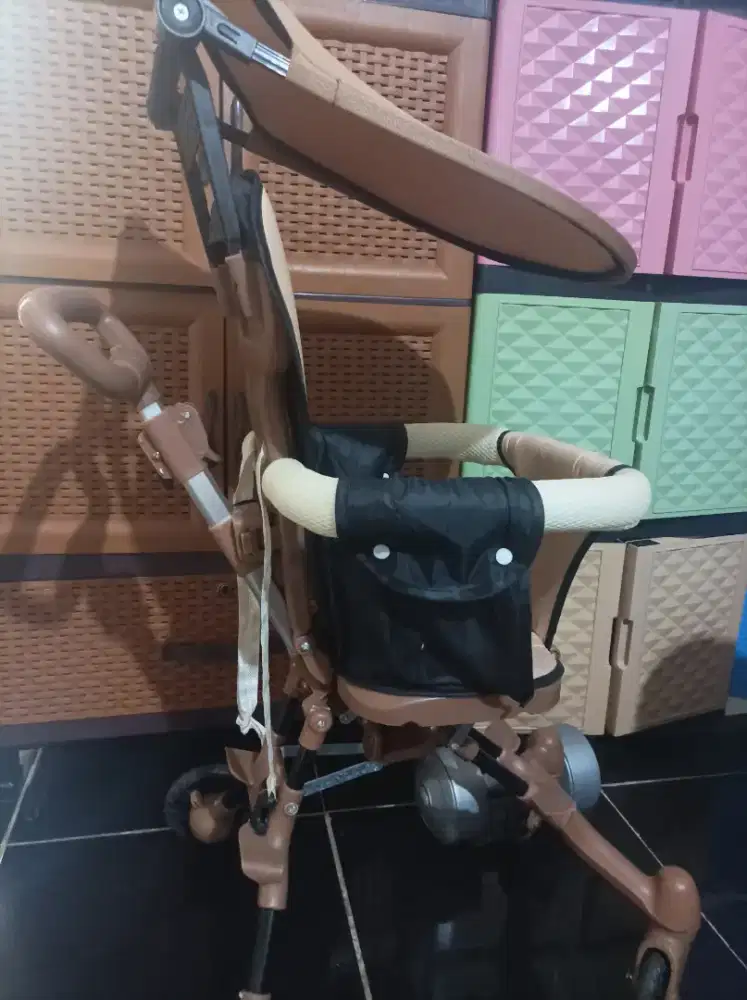 Stroller Bayi Lipat Travel , mudah dibawa dengan sepeda motor