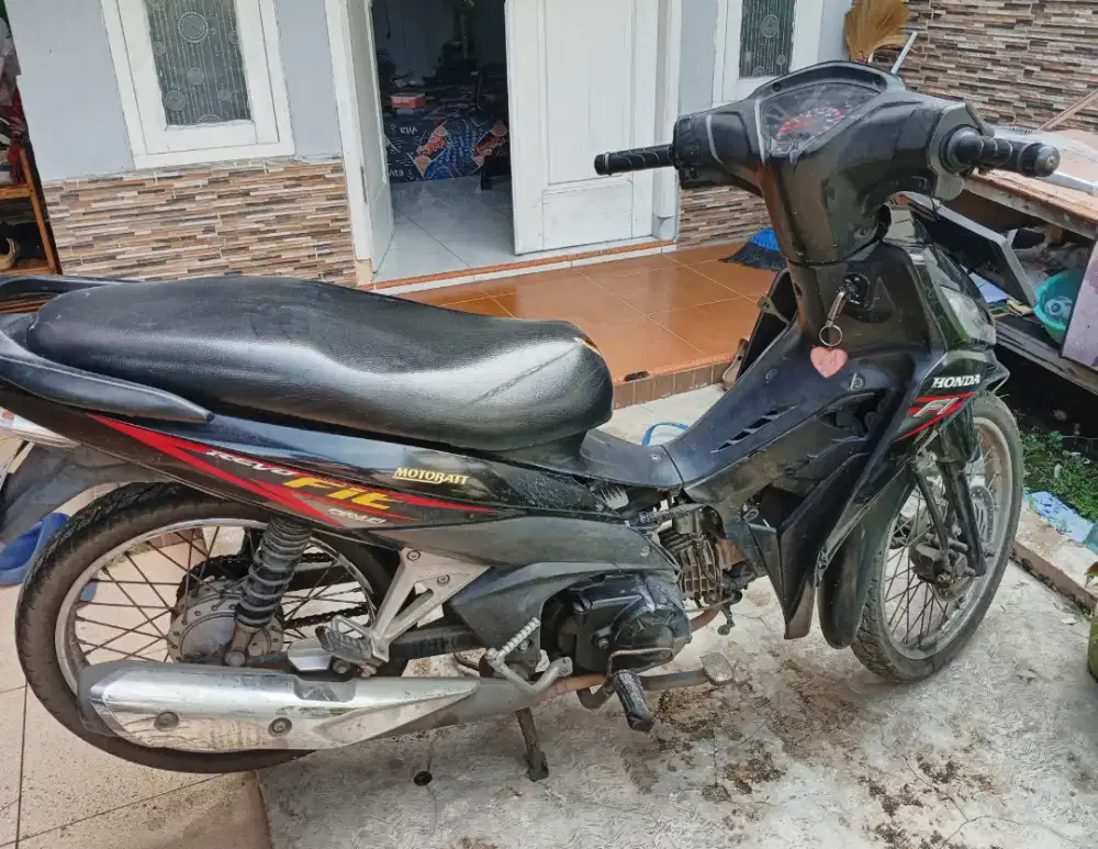 Revo Fit 2019 Injeksi Hitam