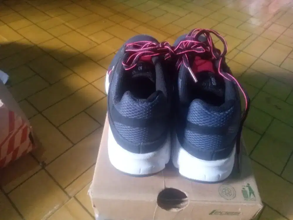 Sepatu wanita 2 pasang