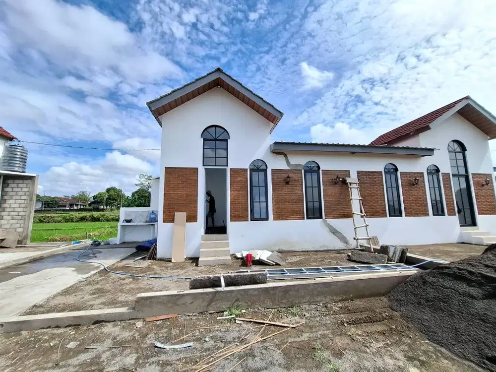 Rumah Minimalis View Bukit diutara Stasiun Prambanan, Siap KPR!