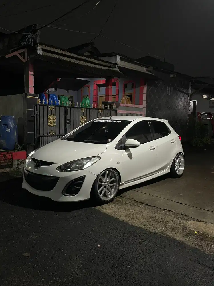 Mazda 2 2010 Bensin