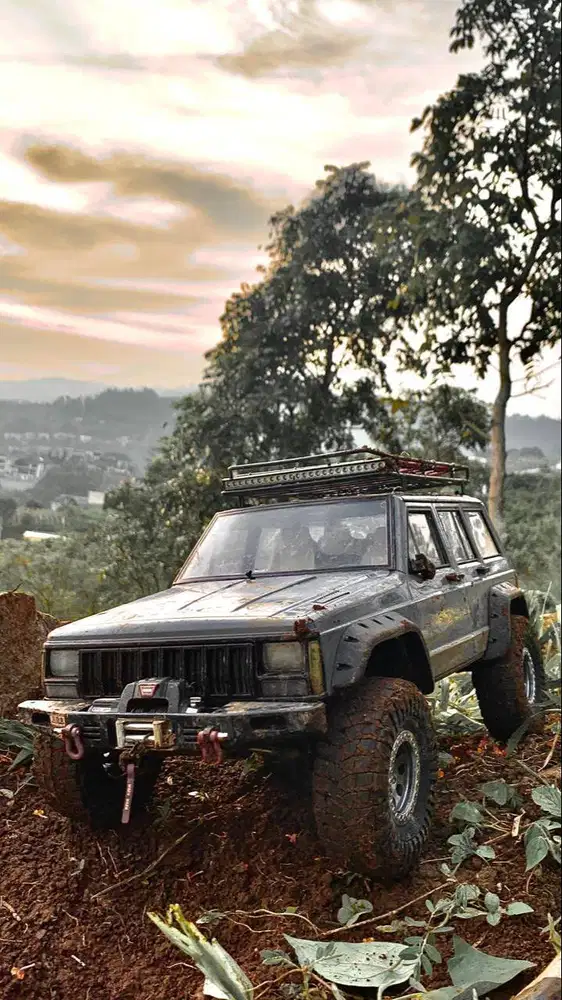 RC ADVNTURE Kit Freeman HardBody Cherokee