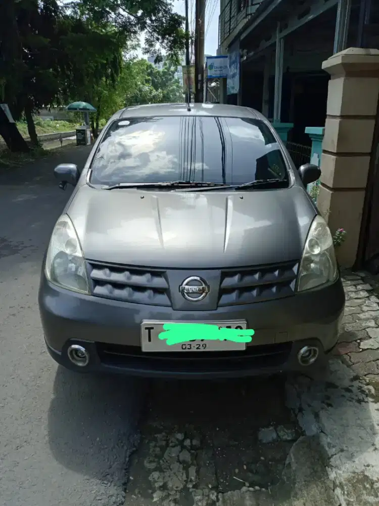 Nissan Grand Livina SV 1500 CC Manual