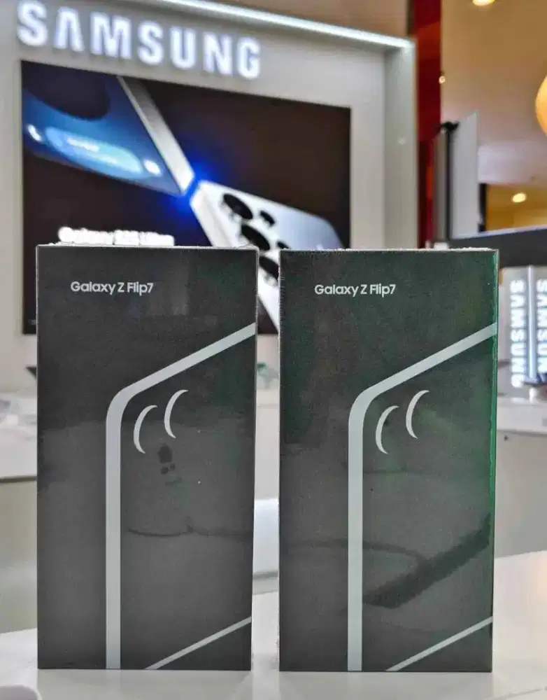 SAMSUNG ZFLIP 7 5G RAM 12/256&512 FREE BUDSCORE+TA25W GARANSI RESMI1TH