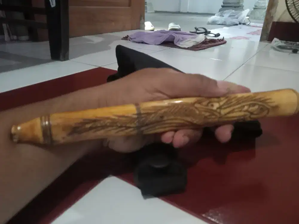 Pipa tulang cucut marlin ukir naga