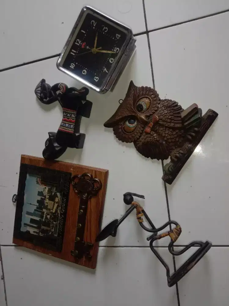 Jual souvenir pajangan jam murah lokasi cilebut bogor