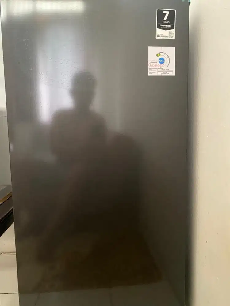 Kulkas bekas rasa baru