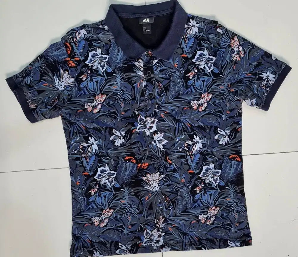 Poloshirt Kaos kerah HnM Original Black Floral Preloved Keren