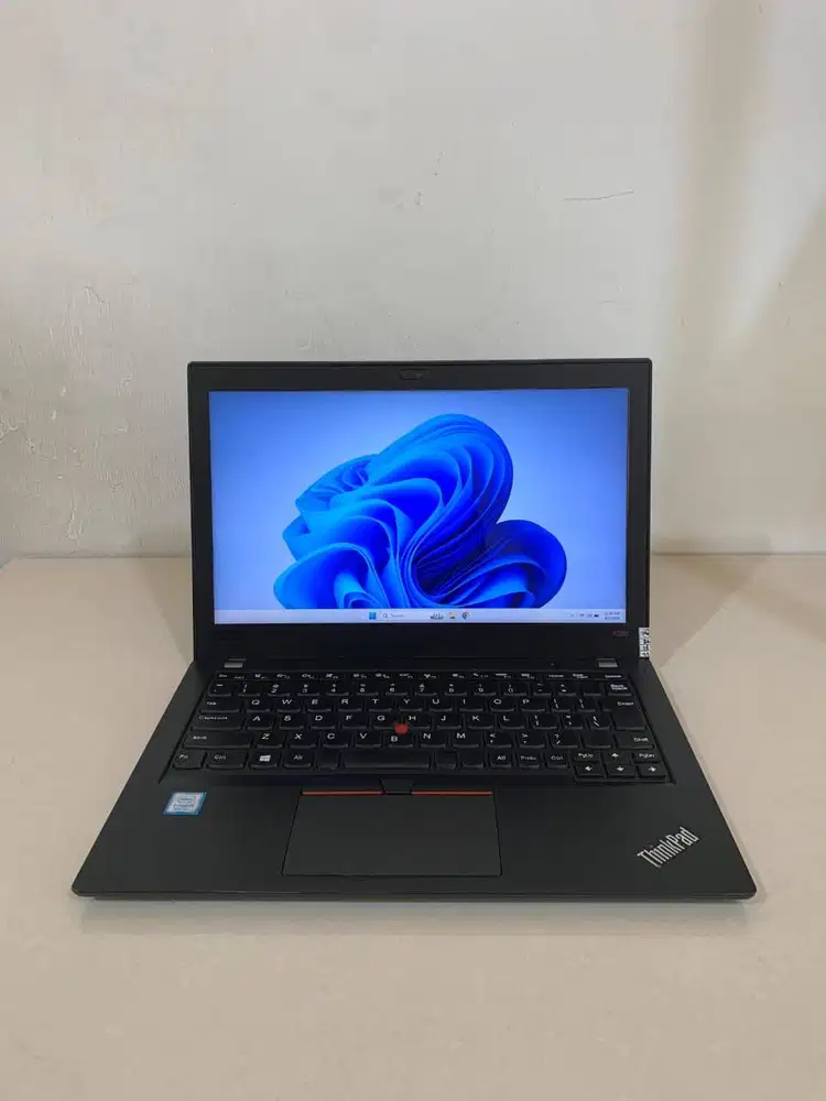 Laptop Lenovo Thinkpad X280 CORE I5 RAM 8GB SSD 256GB