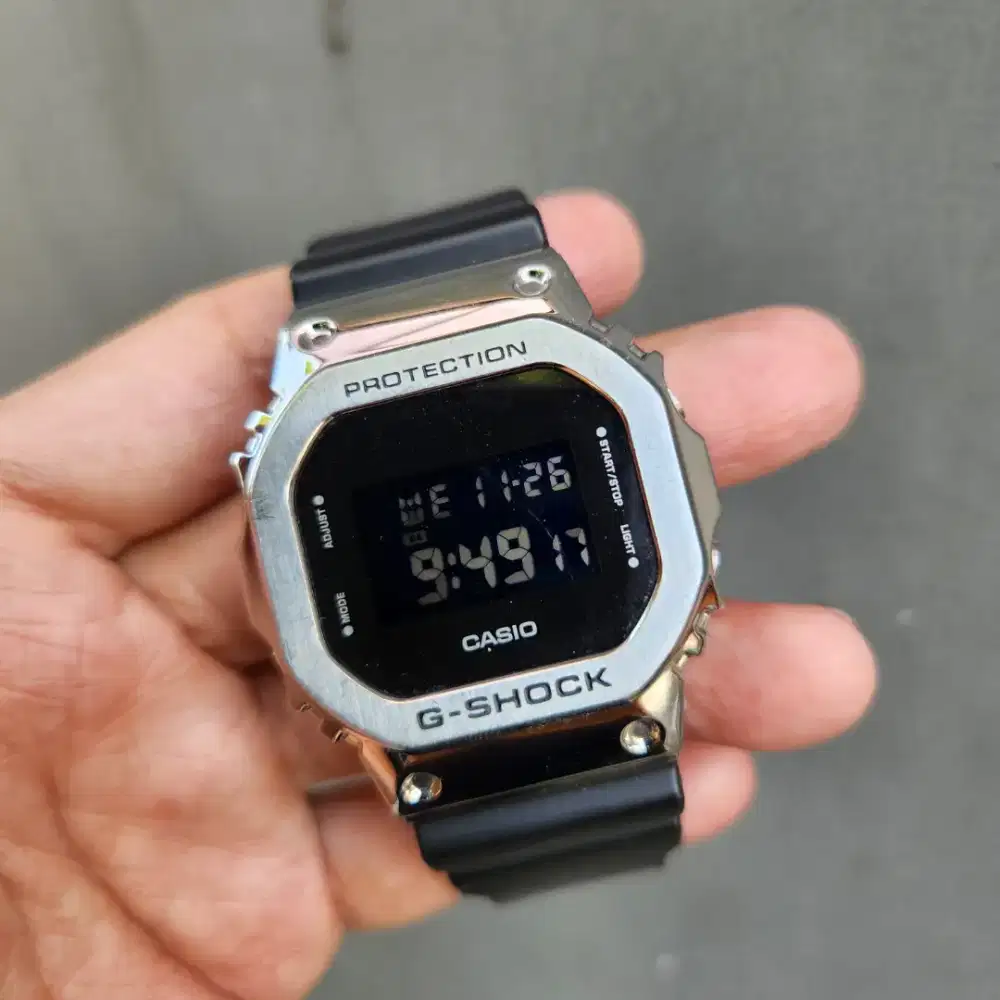 Casio G-shock GM-5600-1DR Gshock Gm5600  Original