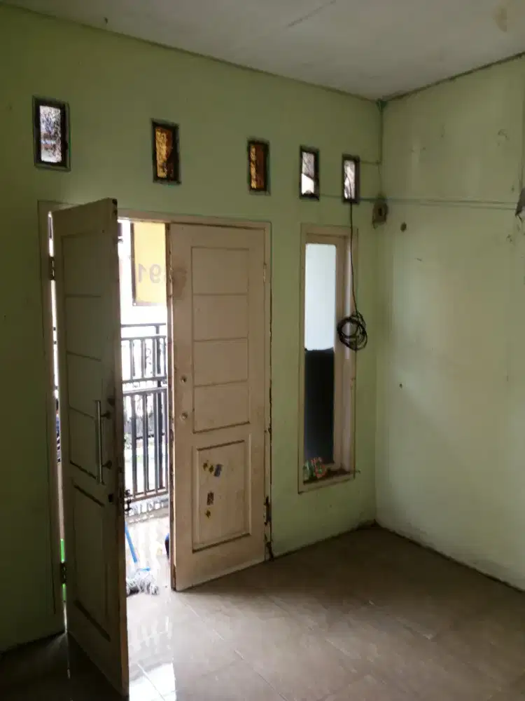 Di jual cepat kontrakan 1 petak dalam 3 sekat harga bisa nego